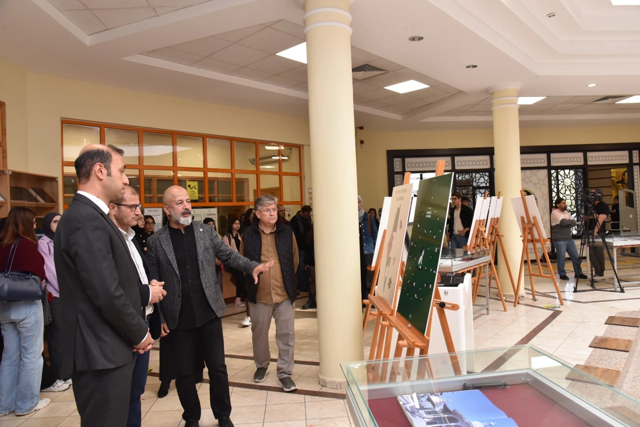 Kütüphanemizde "Sanatın Diliyle Filistin" Fotoğraf Sergisi